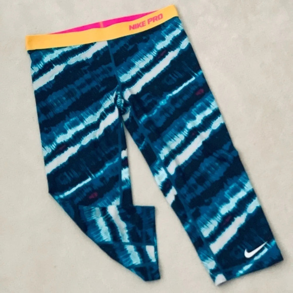 Nike PRO Dri -Fit - Fitted capris, L - Picture 10 of 14